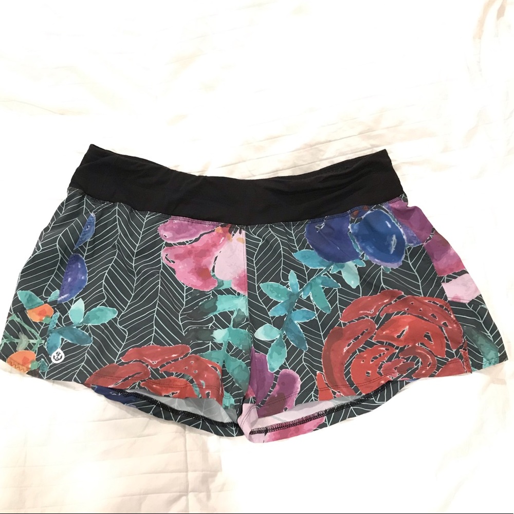 Floral lightweight shorts with liner